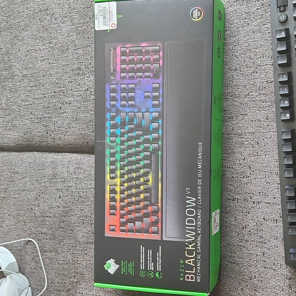 Razer Blackwidow v3 gaming keyboard - Picture 2 of 2